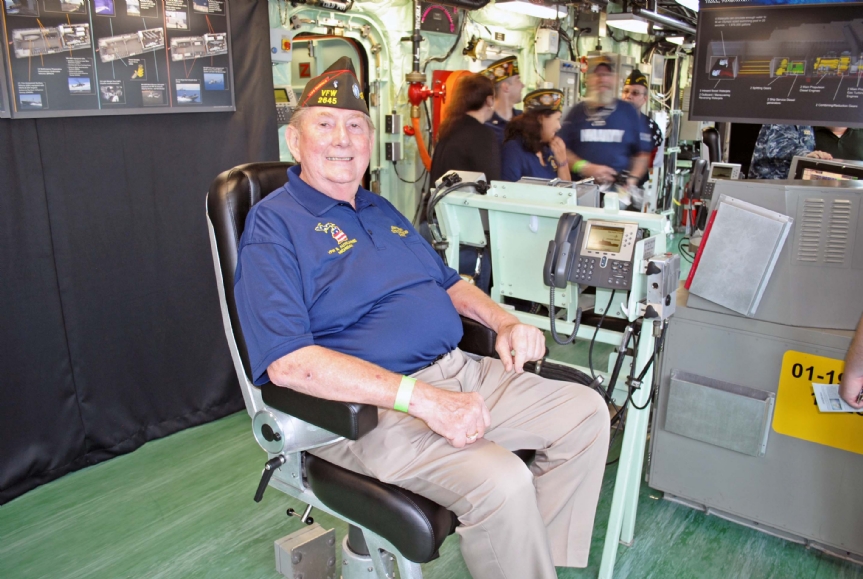 Commander in the Captain's chair